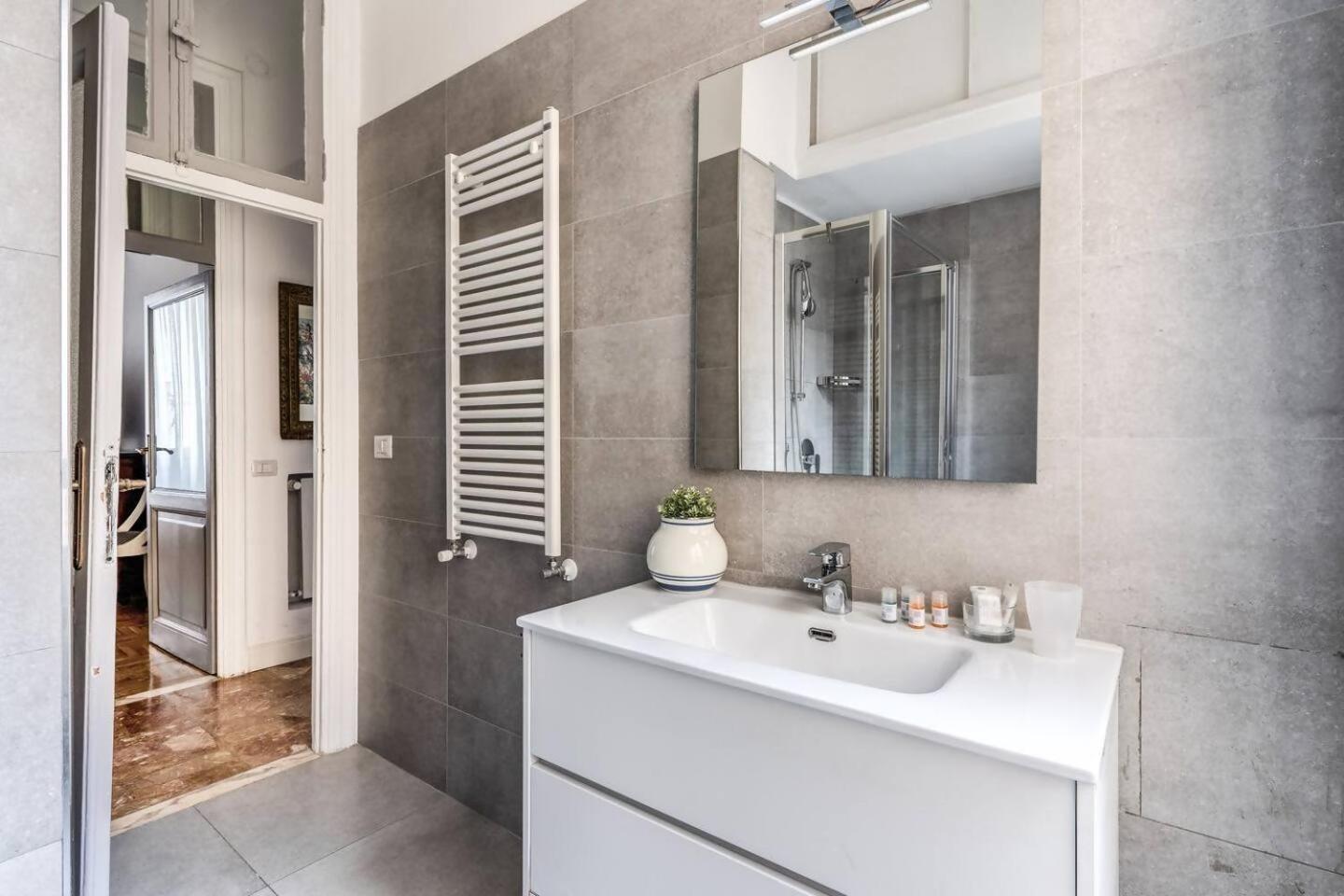 Lovely Renovated Flat By Vatican Rome Luaran gambar
